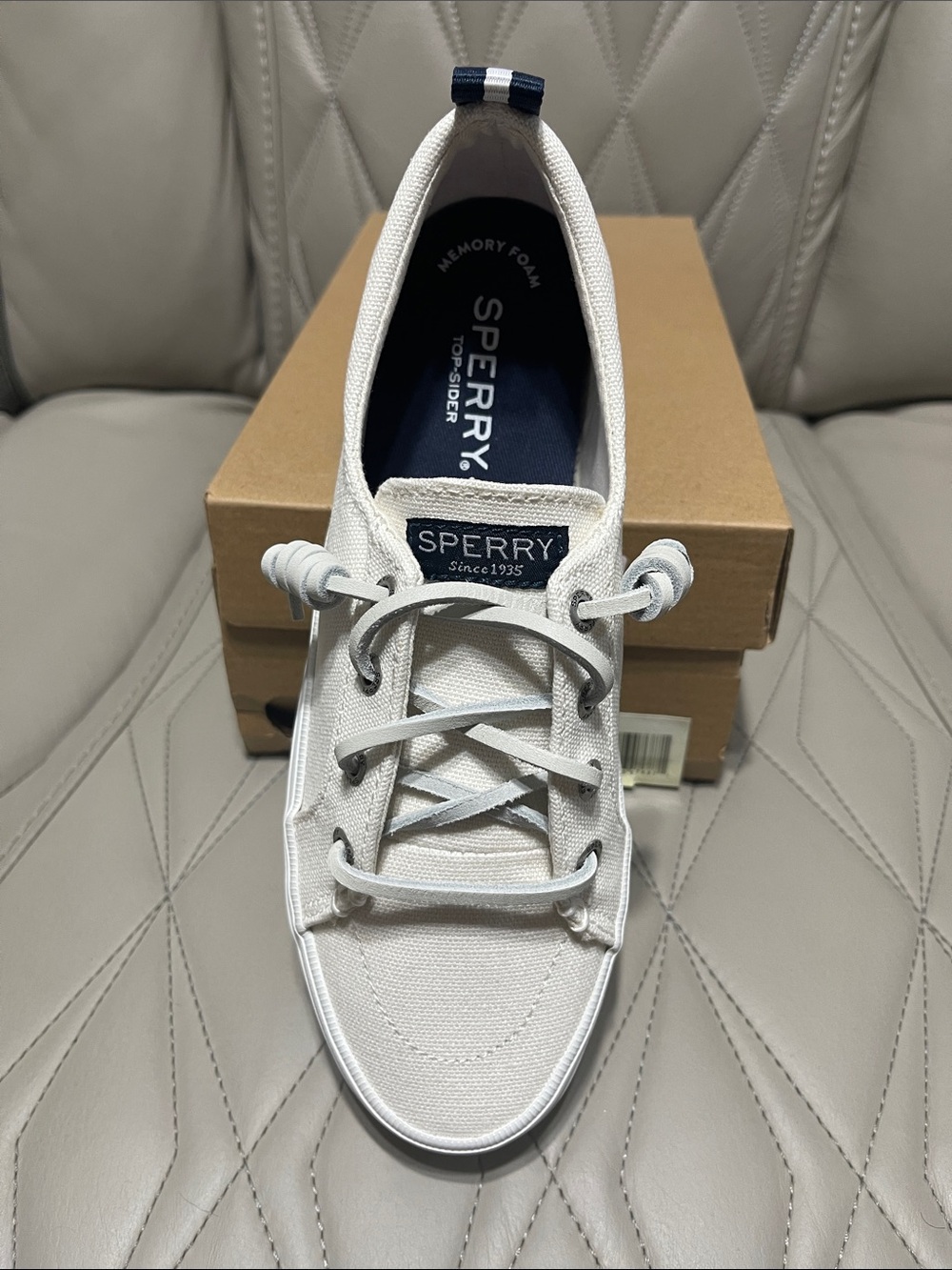 Sperry women’s Crest Vibe Linen White Sneakers with Navy Label